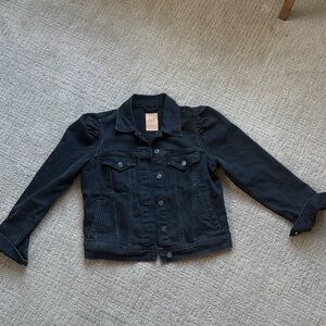 GAP Women’s faded black Denim Jacket